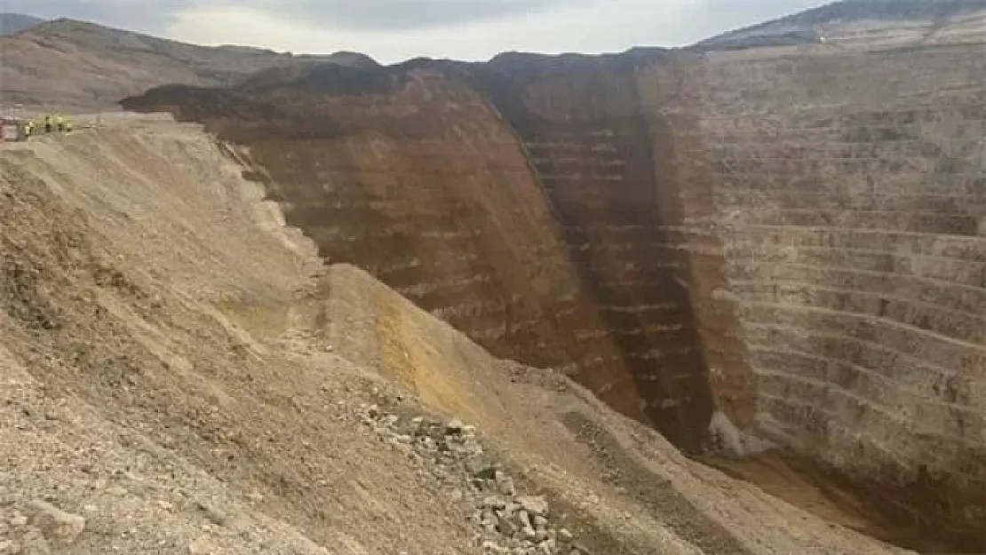 Erzincan'da çöken madenle ilgili Ali Yerlikaya'dan ilk açıklama: 9 işçiye ulaşamıyoruz