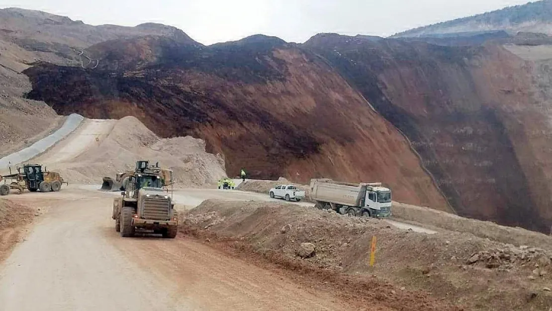 Erzincan'da yaşanan felakette son durum: Bölgeye giden Bakan Yerlikaya aktardı