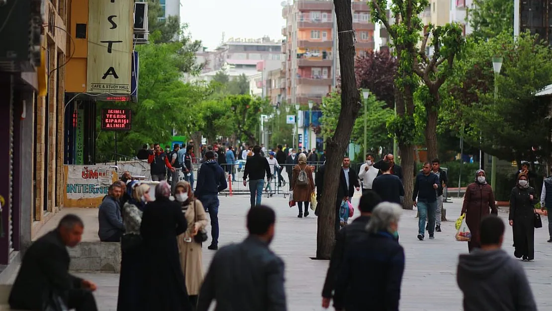 Artan vakalar sonrası tekrar kapanma olur mu? Cumhurbaşkanlığı Sözcüsü Kalın, merak edilen soruya yanıt verdi