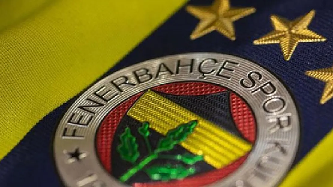 Fenerbahçe'de Ayrılık! Milli Futbolcu Takıma Resmen Veda Etti