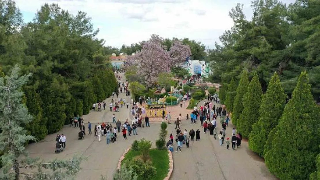 Gaziantep Doğal Yaşam Parkı'na bayramda ziyaretçi akını