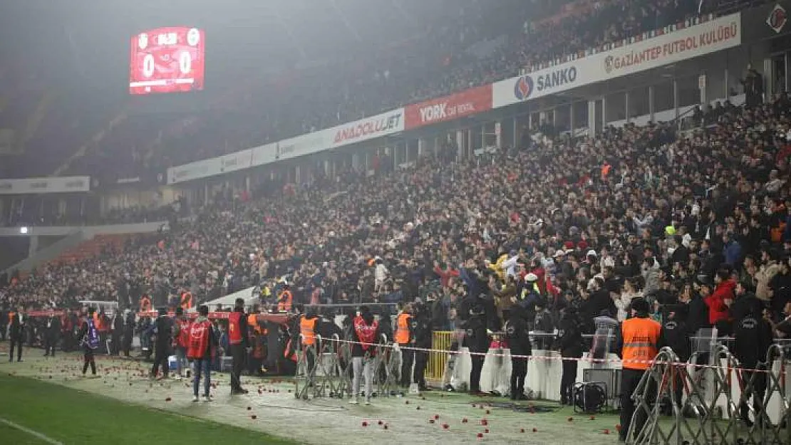 Gaziantep FK-Fenerbahçe maçında duygusal anlar