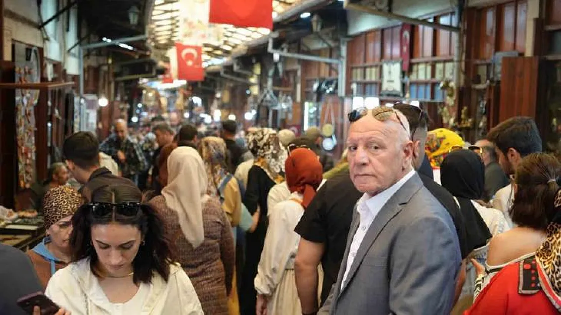 Gaziantep'in Bakırcılar Çarşısı'nda bayram ve tatil yoğunluğu