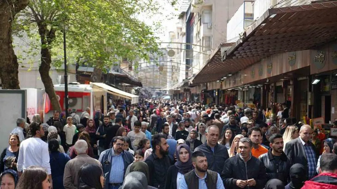 Gaziantep'te çarşı pazarda bayram yoğunluğu