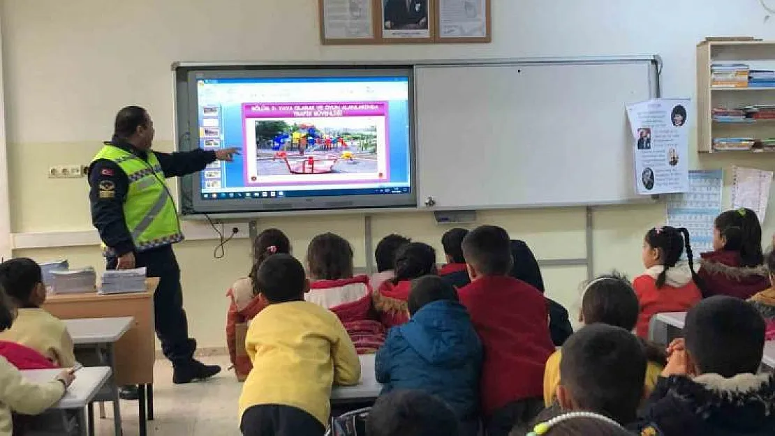 Gaziantep'te jandarma'dan öğrencilere trafik eğitimi