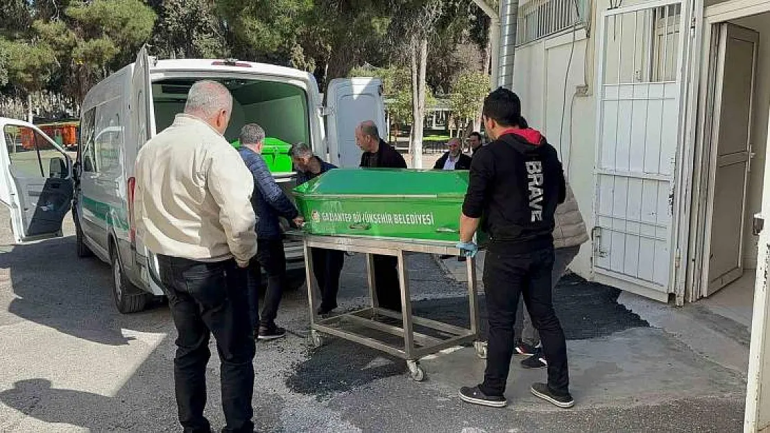 Gaziantep'te otomobilin çarptığı motosikletteki genç hayatını kaybetti