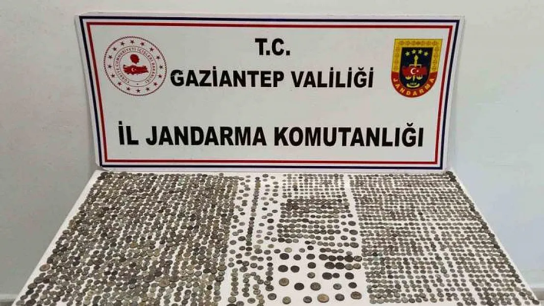 Gaziantep'te Roma dönemine ait 2 bin 51 adet gümüş sikke ele geçirildi