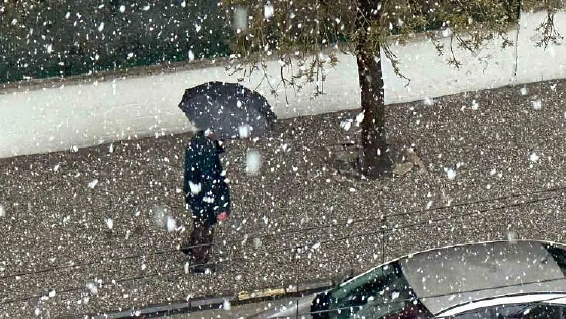 Gaziantep'te yılın ilk kar yağışı