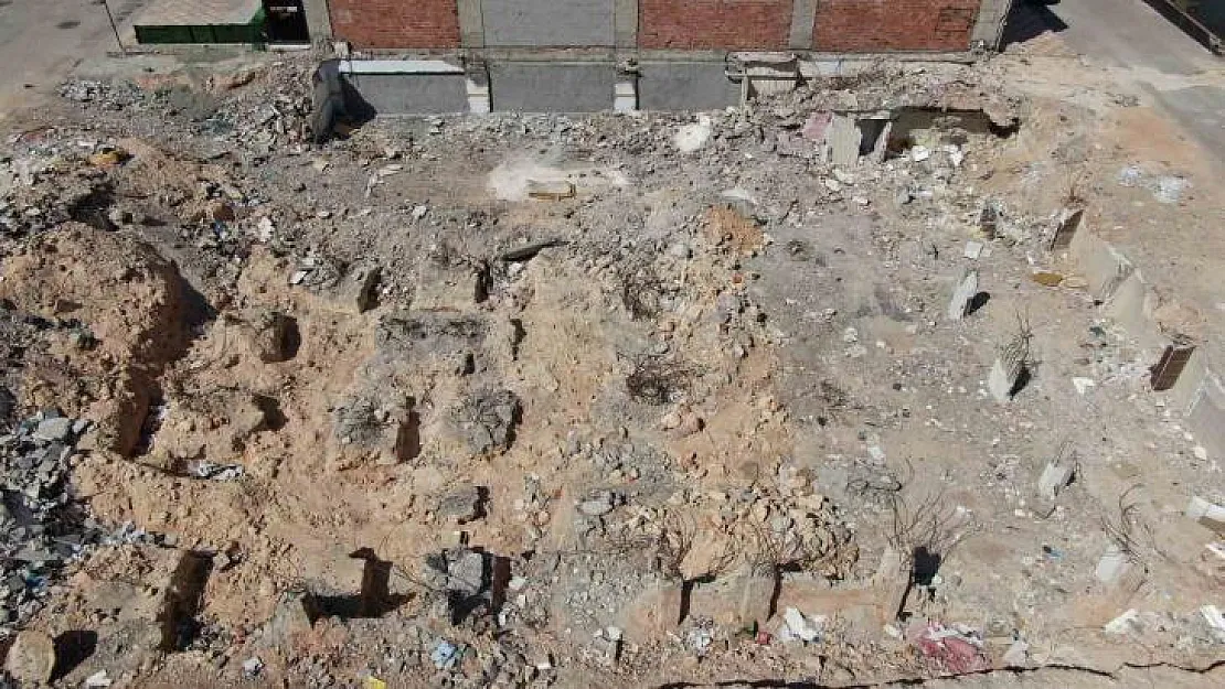 Gaziantep'teki depremde yıkılan ve 49 kişinin ölümüne neden olan 11 katlı Emre Apartmanı davası görüldü