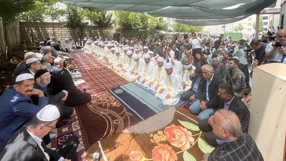 Geleceğin Âlimleri Siirt'te yetişiyor: 41 öğrenci icazet aldı