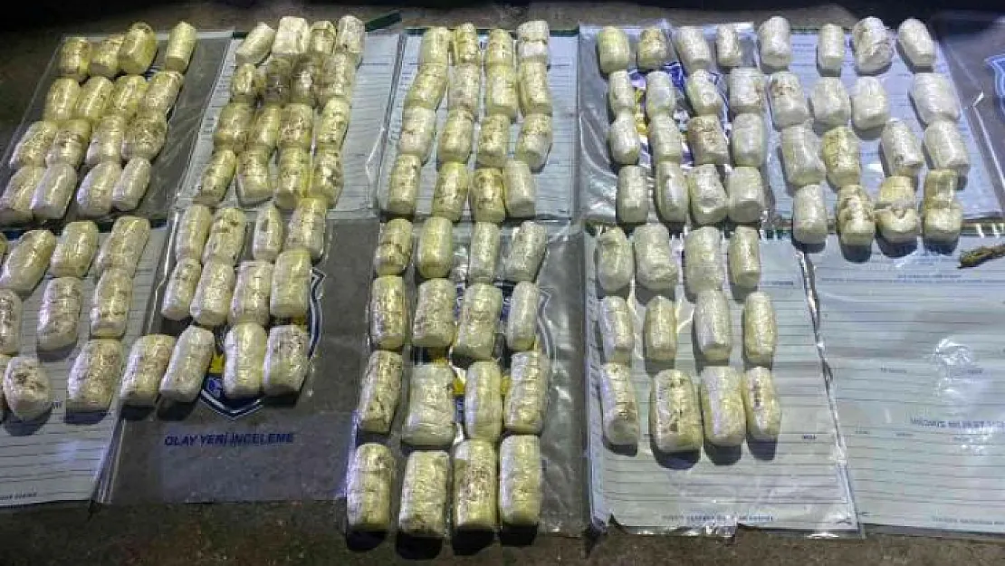 Hakkari'de polis memurunun aracından 52 kilo 500 gram patlayıcı çıktı