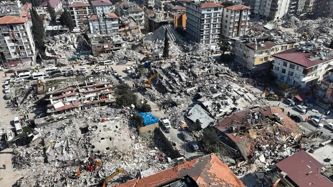 Hatay beşik gibi sallanıyor! 5'lik deprem de yıkım getirdi