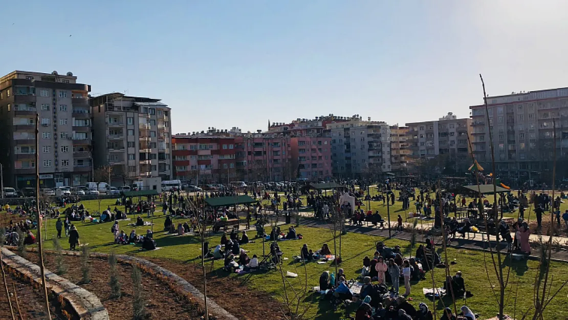 Havalar Isındı, Siirtliler Millet Bahçesine Akın Etti!