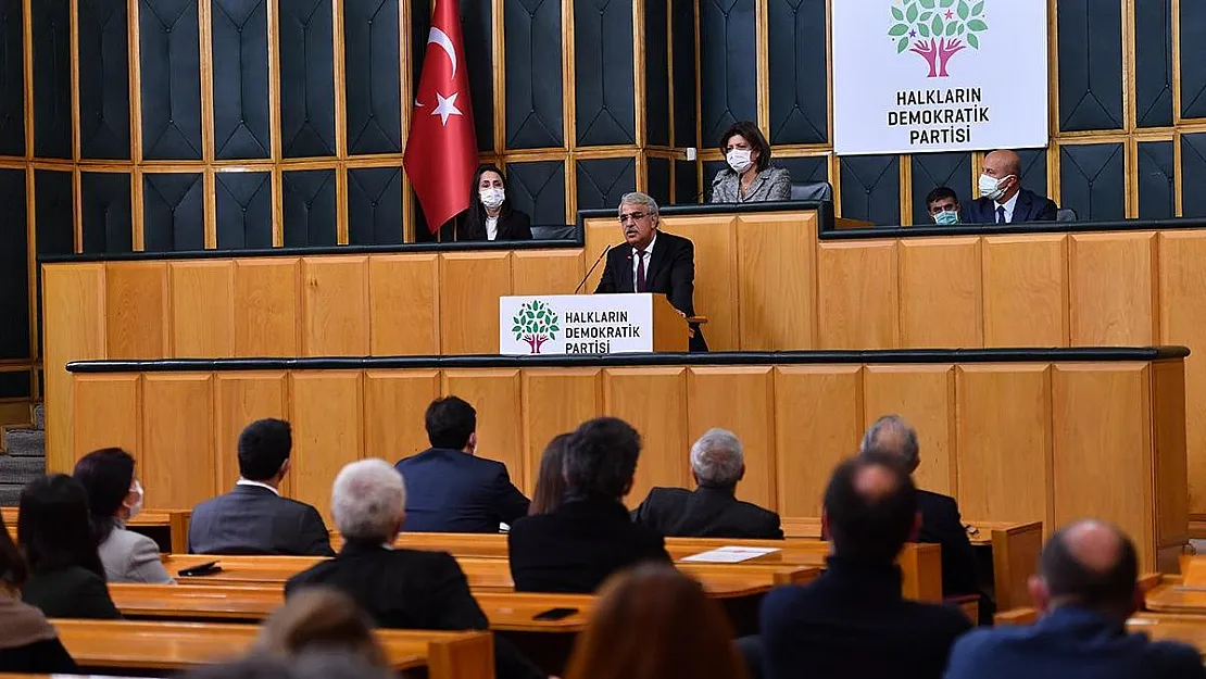 HDP iddianamesinin detayları! Demirtaş ve Figen Yüksekdağ'ın da içlerinde olduğu yüzlerce kişiye siyaset yasağı isteniyor