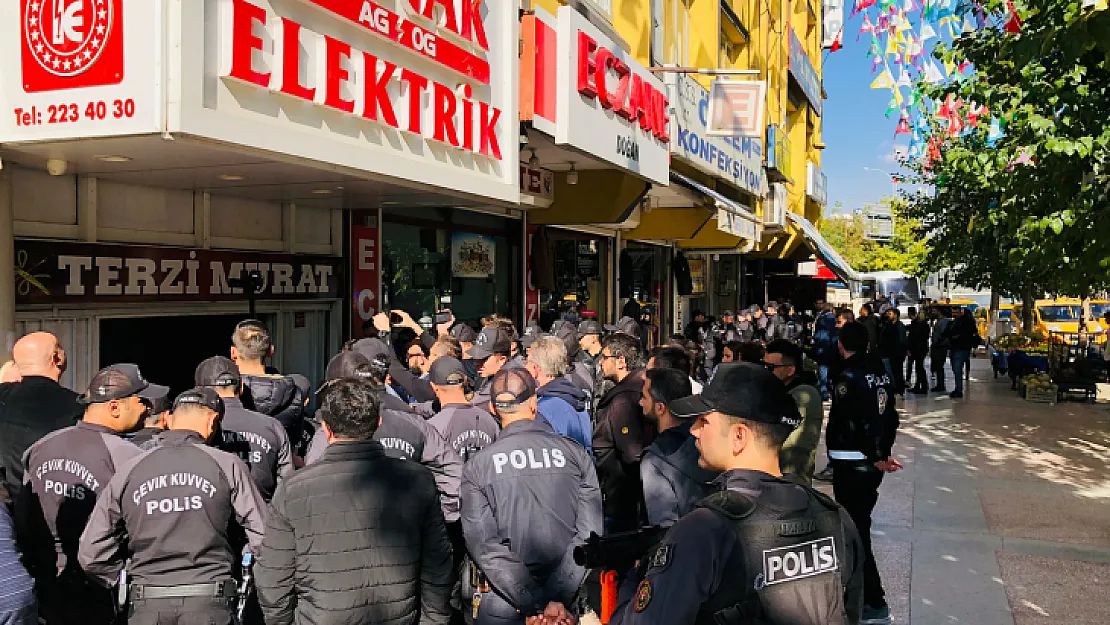 HDP'liler ile Polis Arasında Arbede