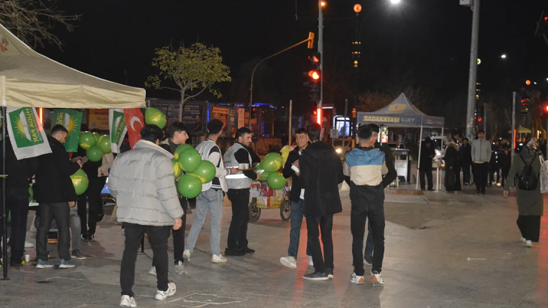 HÜDA PAR, Siirt'te seçim stantları kurarak çalışmalarını sürdürdü