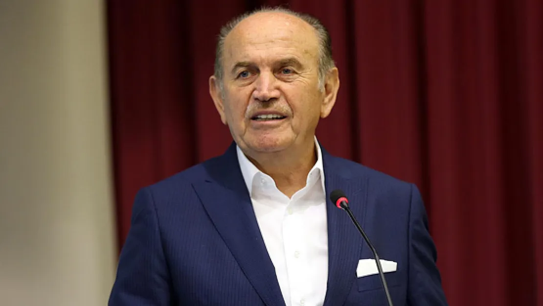 İstanbul Eski Belediye Başkanı Kadir Topbaş Hastaneye Kaldırıldı