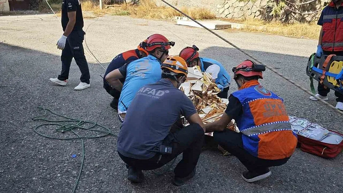 İçişleri Bakanlığı Siirt'in Deprem Tatbikatını Paylaştı! Siirt'te 6.7 Büyüklüğündeki Depreme Hazırlık Tatbikatı