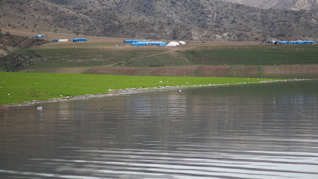 Siirt ve Batman'daki Baraj Göleti Yığınla Çöp Oldu