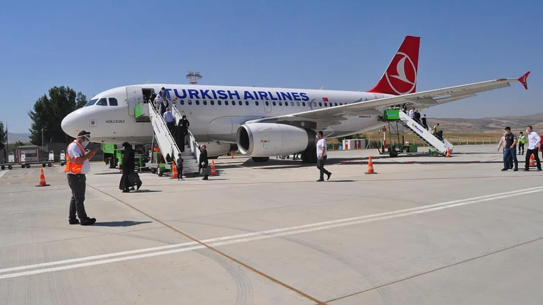 Beklenen Siirt-Ankara Uçak Seferleri Yeniden Başladı