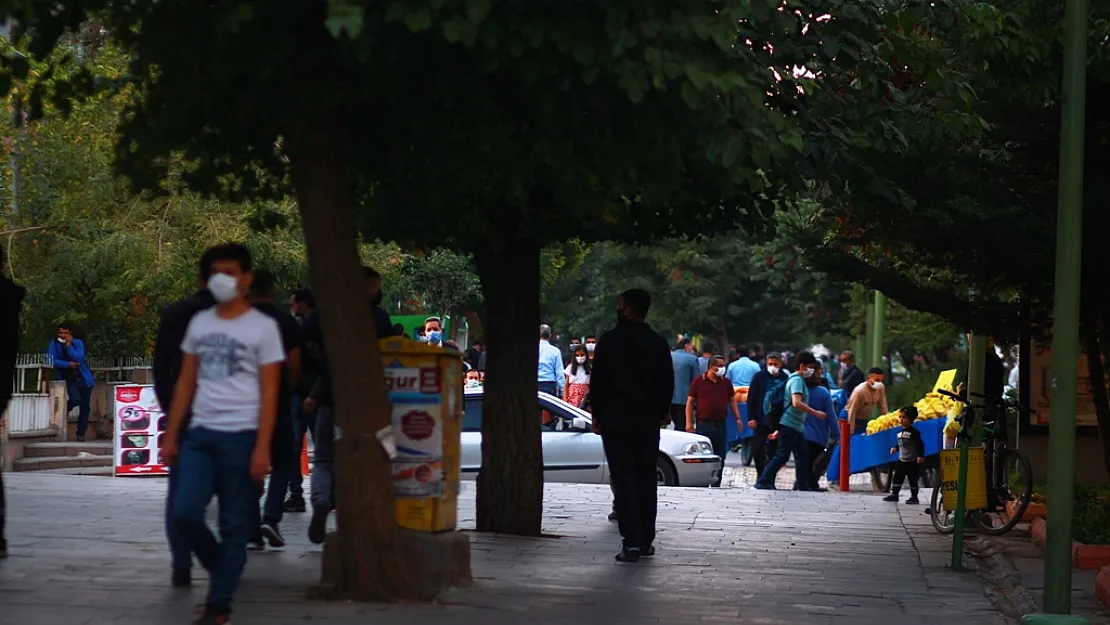 Siirt'te 65 Yaş ve Üzerine Sokağa Çıkma Kısıtlaması