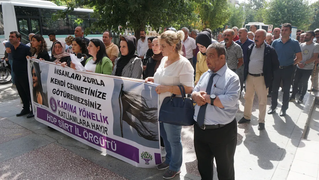 İran'da Ahlak Polisleri Tarafından Öldürülen Mahsa Amînî İçin HDP Siirt İl Örgütü Basın Açıklaması Düzenlendi