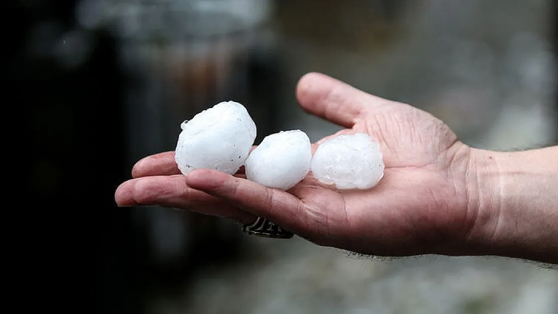 Meteoroloji'den yurt genelinde 2 gün sürecek dolu ve sağanak yağış uyarısı