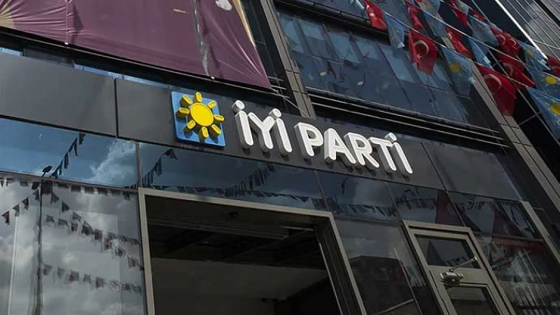 İYİ Parti'de üst düzey istifa