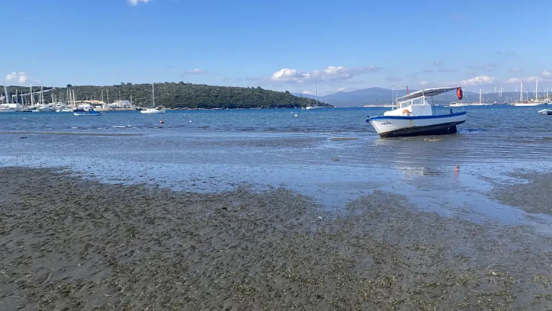 İzmir'de deniz 25 metre çekildi!