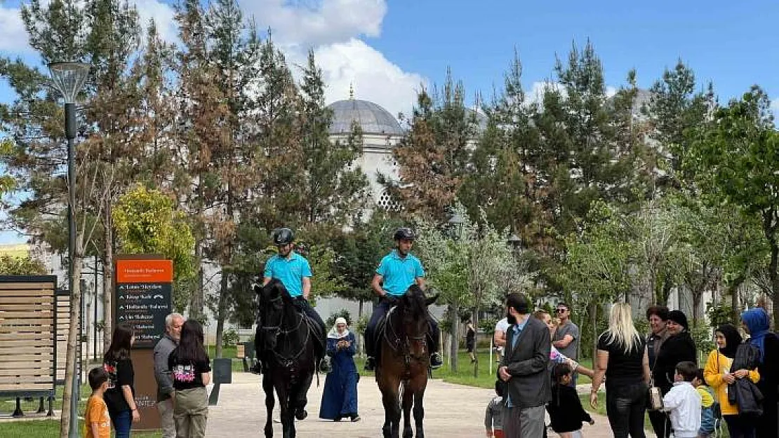 Jandarmanın atlı birliği Gaziantep'te görev başında