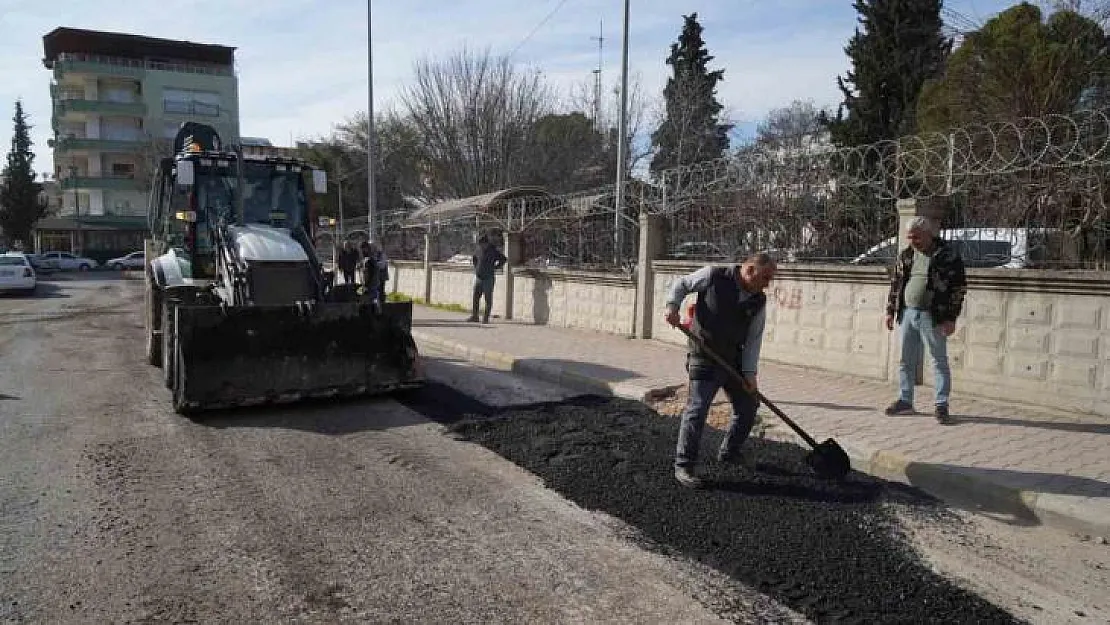 Kaldırım ve asfalt çalışmaları devam ediyor