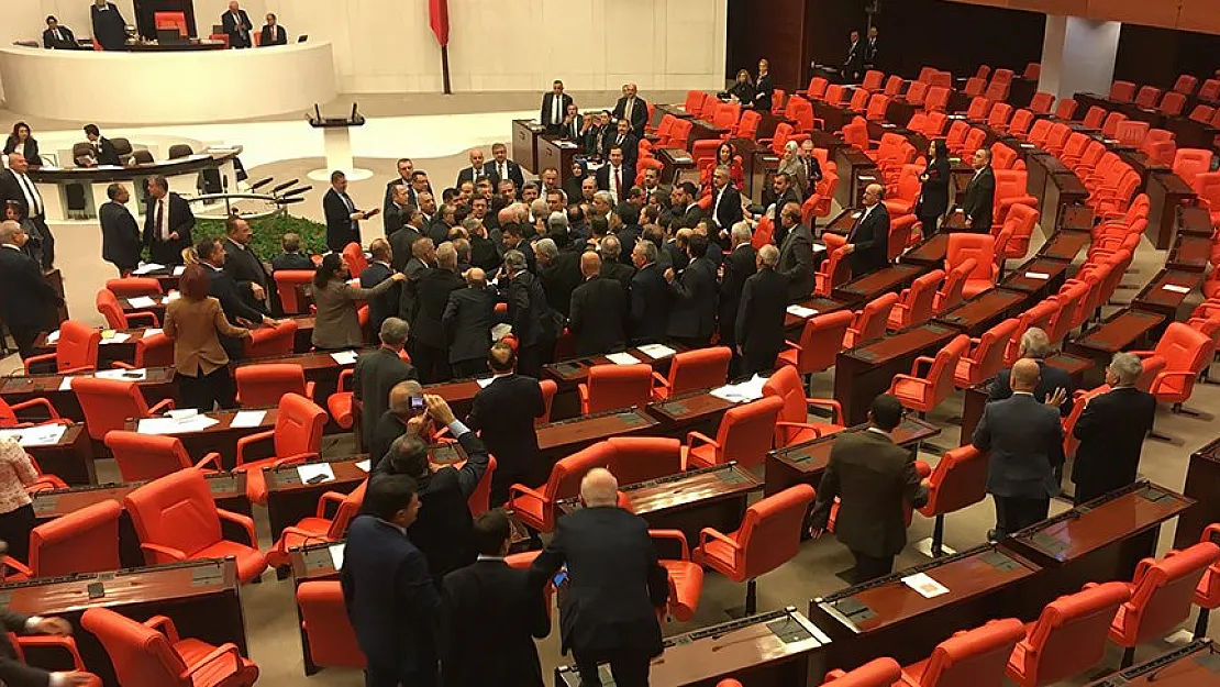 TBMM'DE KAVGA ÇIKTI