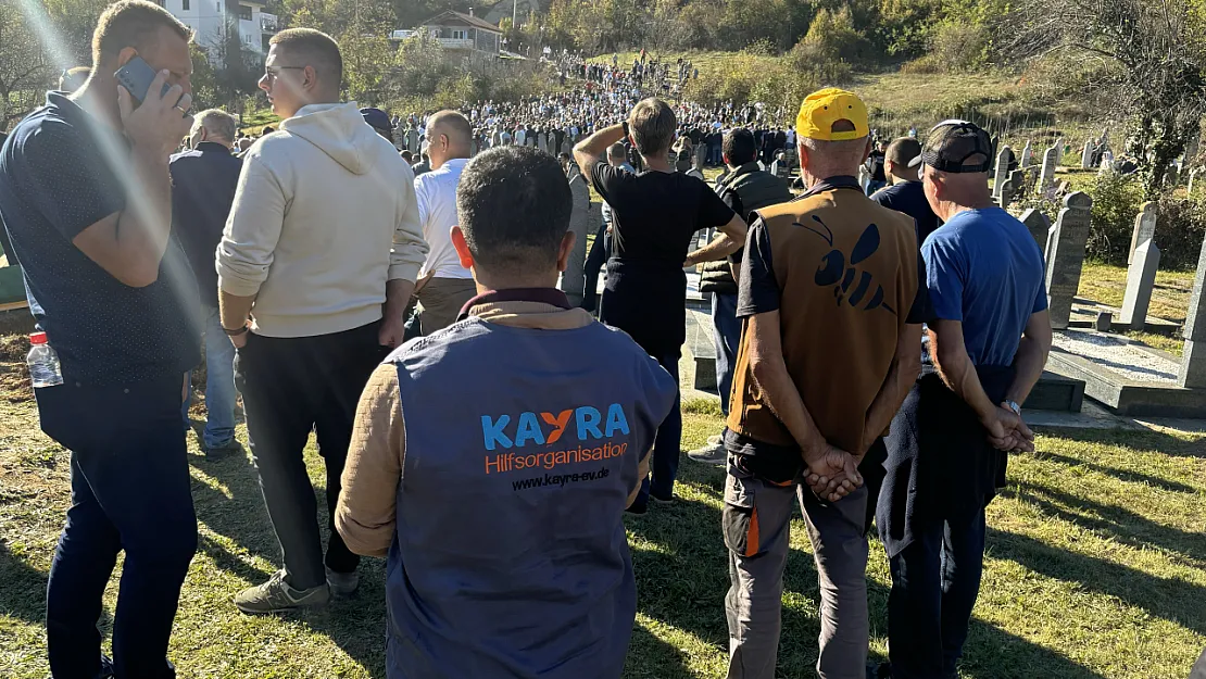 Kayra, Bosna-Hersek'teki Sel Felaketinde Yaraları Sarıyor