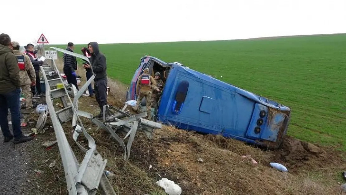 Kaza yapan cezaevi aracındaki mahkumların İstanbul'dan Bitlis'e götürüldüğü öğrenildi