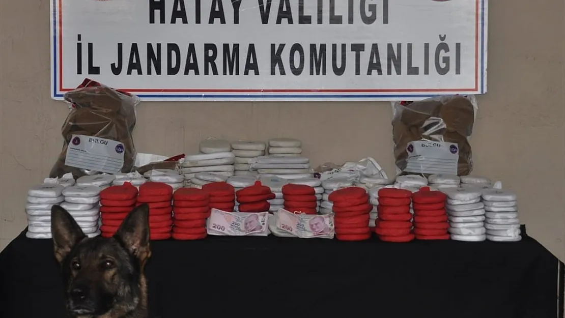 Hatay'da teğmenin arabasında 82 kilo esrar çıktı