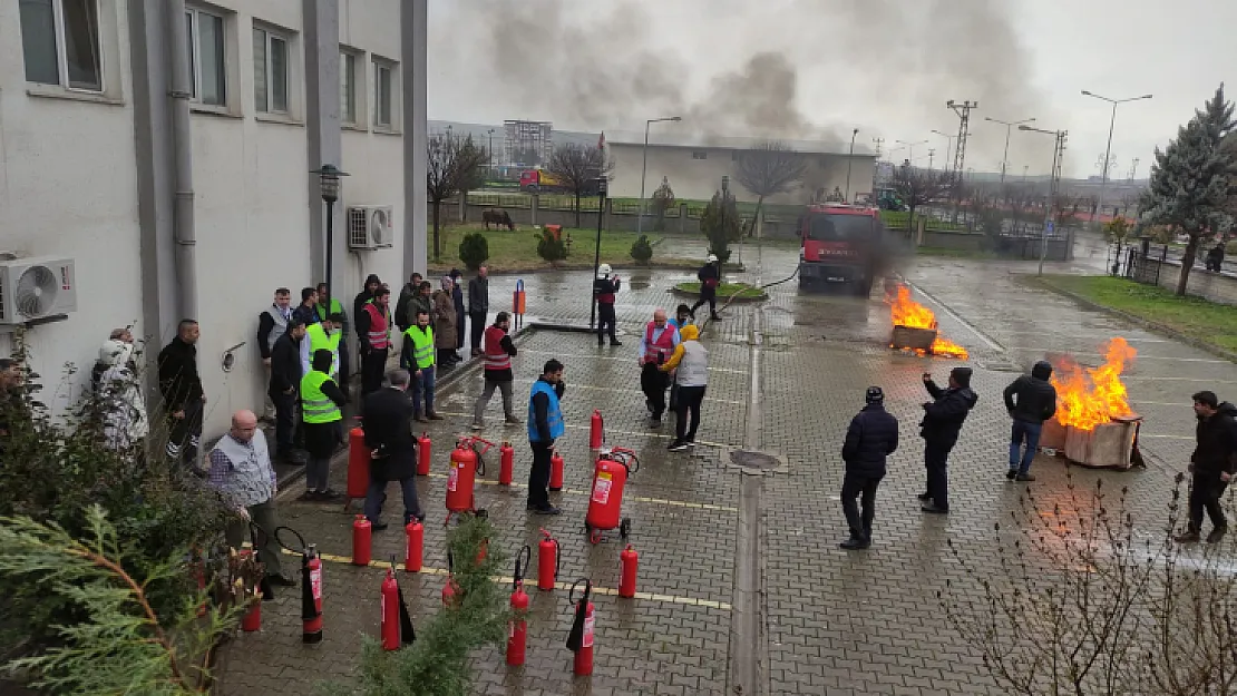 Kurtalan'da 65 Yangın Tüpüyle Türkiye'de Bir İlk Gerçekleştirildi!