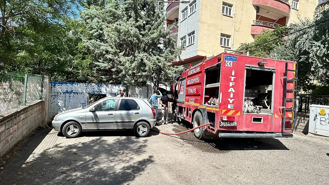 Kurtalan'da Boş Alanda Çıkan Yangın İtfaiye Ekipleri Tarafından Söndürüldü