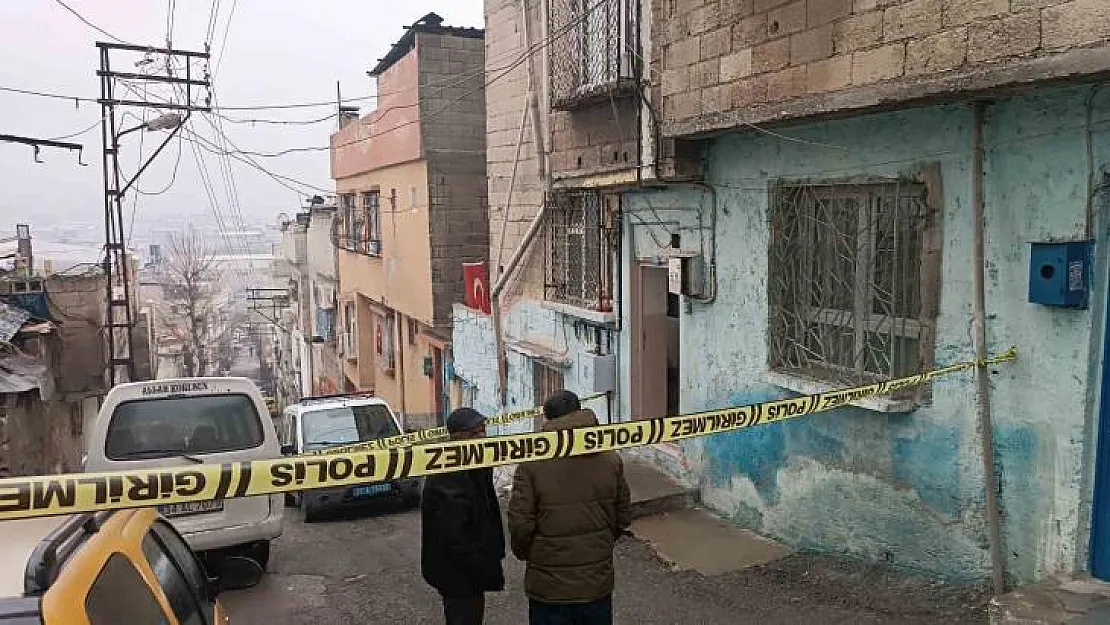 Kuş tartışması silahlı kavgaya dönüştü: Dede ile torun yaralandı