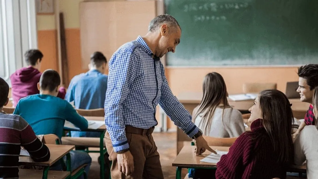 Liselerde Yeni Dönem: Devamsızlık, Sınavlar ve Öğretmen Düzenlemeleri Güncellendi