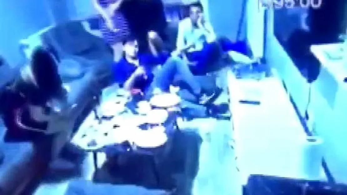 Günlük Kiralık Evde Parti Düzenlediler! Polis Baskın Yaptı
