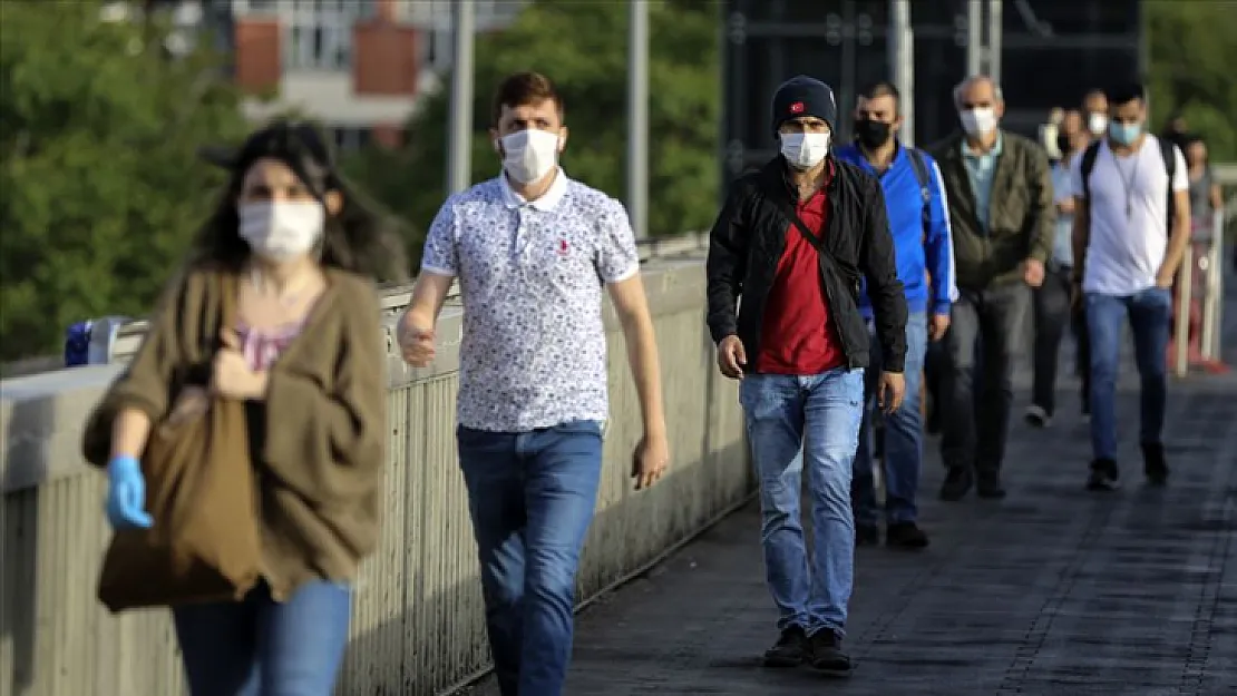 Maske zorunluluğu kalkacak mı? Bakan Koca'dan açıklama