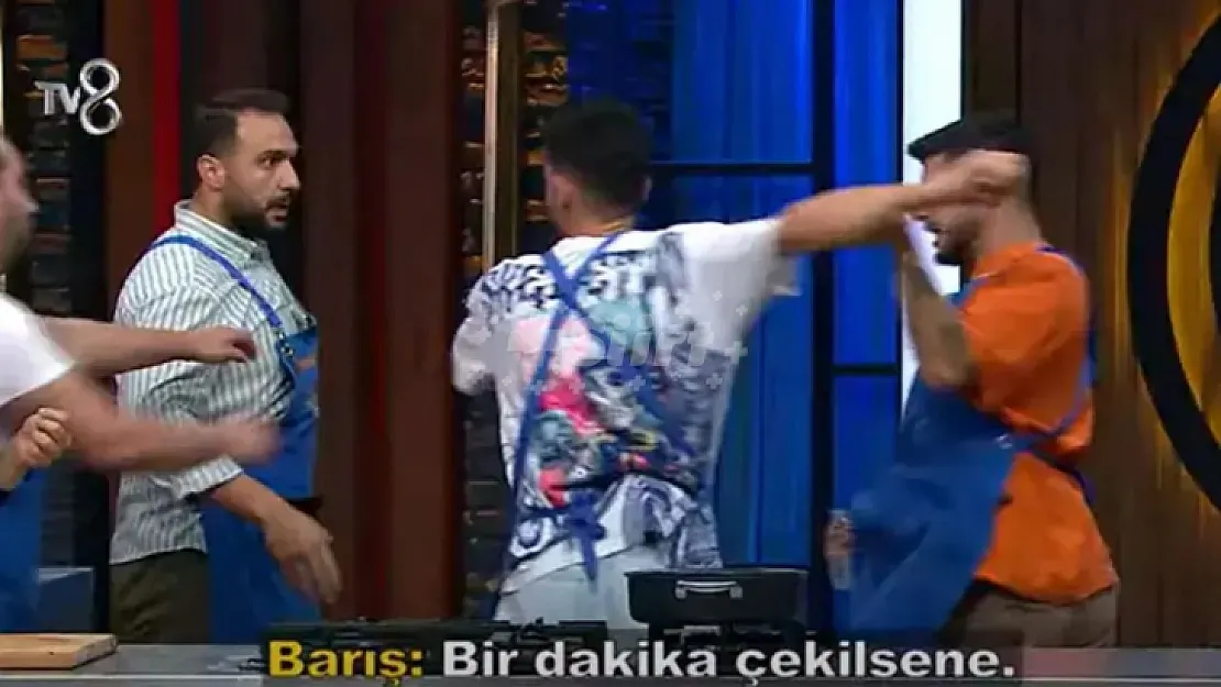 MasterChef tarihinde görülmemiş kavga! Barış ve Barbaros birbirine girdi, Somer Şef önlüğü çıkarmasını istedi