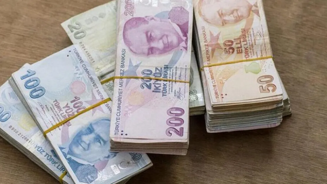 Müdür olarak atandığı gün 220 bin lira dolandırıldı