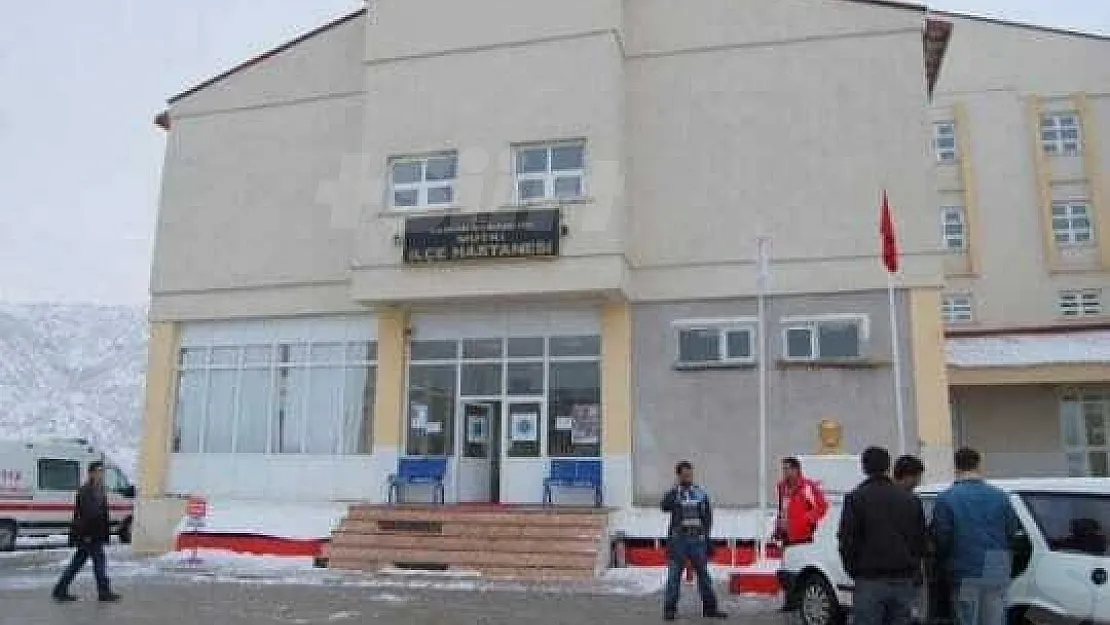 Bitlis'te belediye başkanına saldırı: 3 yaralı