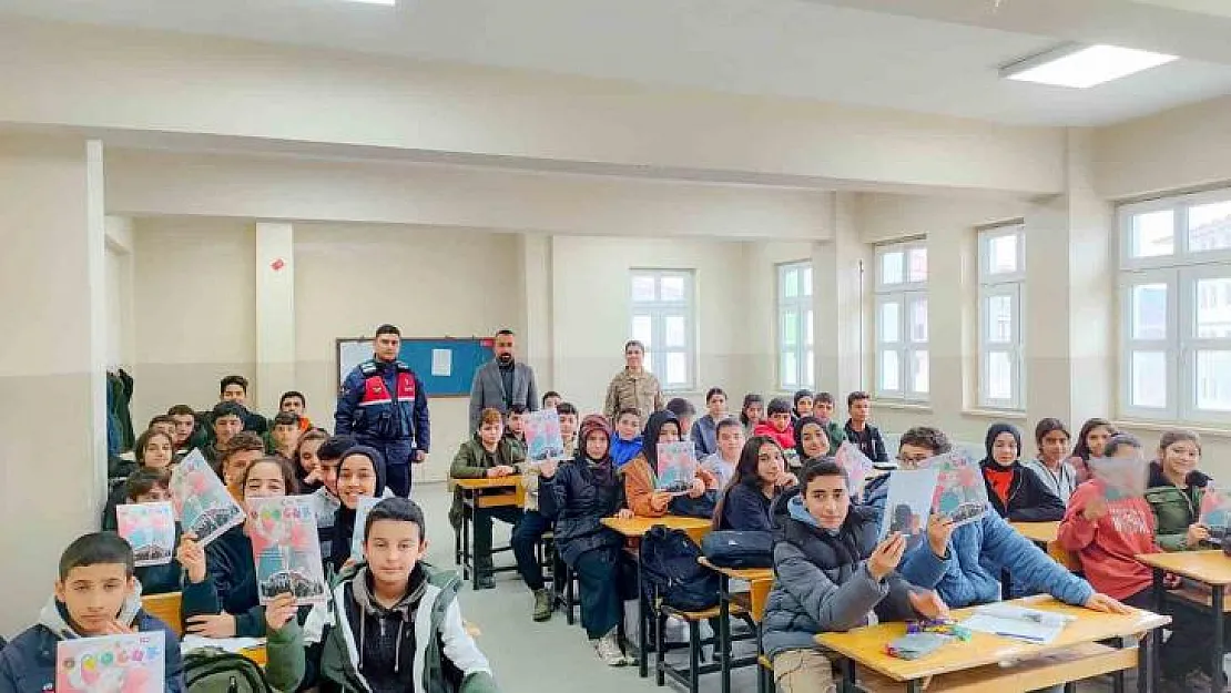 Öğrencilere güvenli internet kullanımı anlatıldı