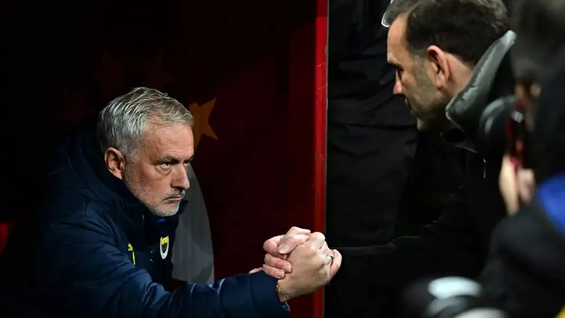 Okan Buruk, Mourinho'nun Tokalaşma Fotoğrafı İçin Pişman Oldu