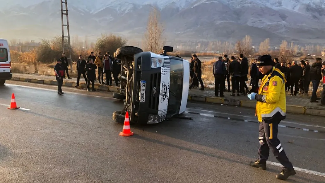 Okul servisi devrildi: 10 öğrenci ve şoför yaralı