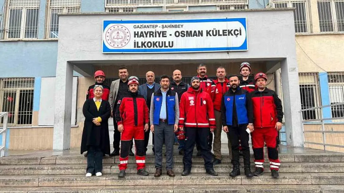 Okullarda deprem tatbikatı yapıldı