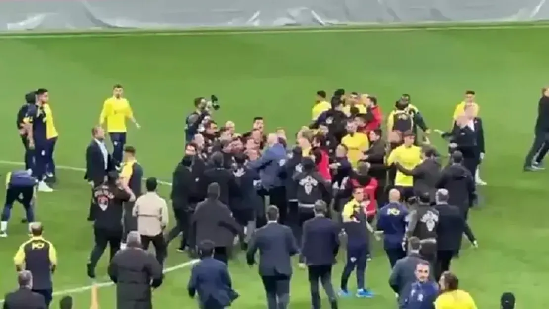 Olaylı derbi sonrası 2 Fenerbahçeli futbolcu ifadeye çağrıldı