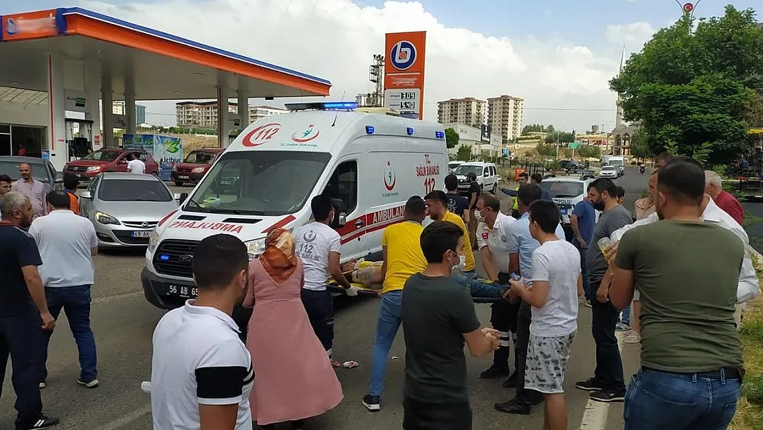 Siirt'te Otomobilin Çarptığı Kişi Yaralandı